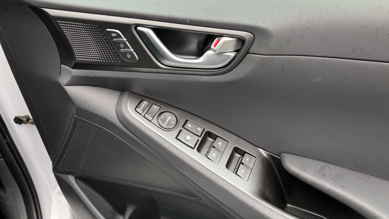 Hyundai IONIQ 100kW Premium SE 38kWh 5dr Auto Electric Hatchback